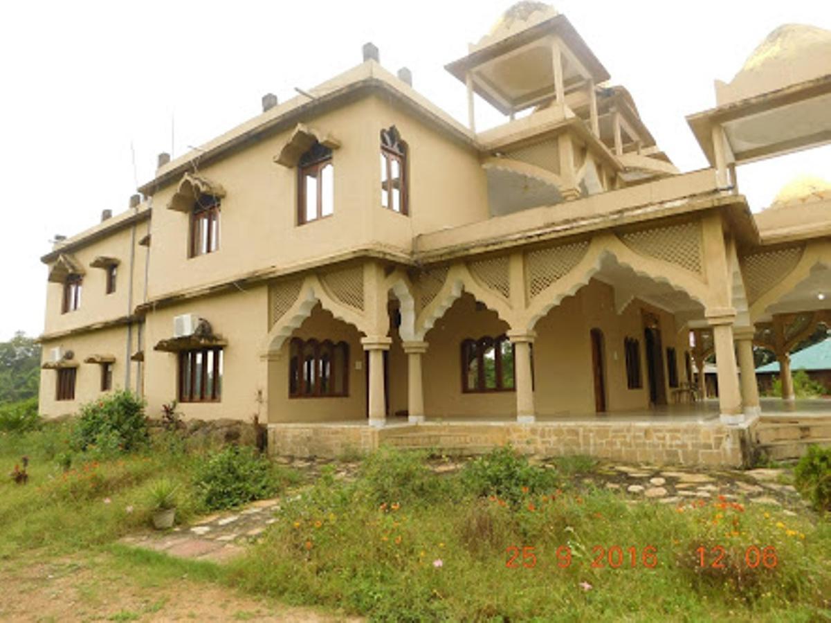 Royal Heritage Bandhavgarh Hotel Bandhavgarh National Park Exterior photo
